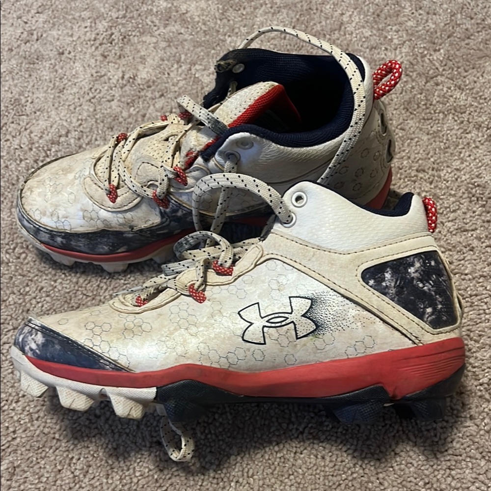 Under Armour Cream and Red Sneakers for Athletic Performance
